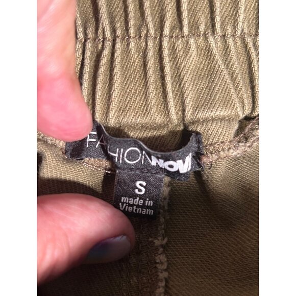 Fashion Nova High-Waisted Olive Cargo Pants With Belt & Zippered Pockets - Picture 3 of 14